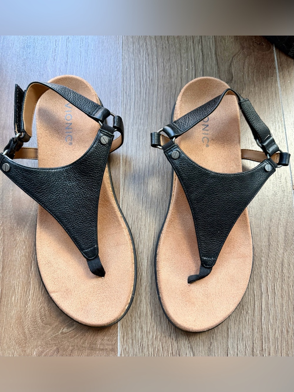 Vionic Kirra II Sandal in Black Leather, size 8
